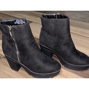 Black Chunky Heel Boots Y2K Inspired Size 7 French Connection Faux Suede Zip Up